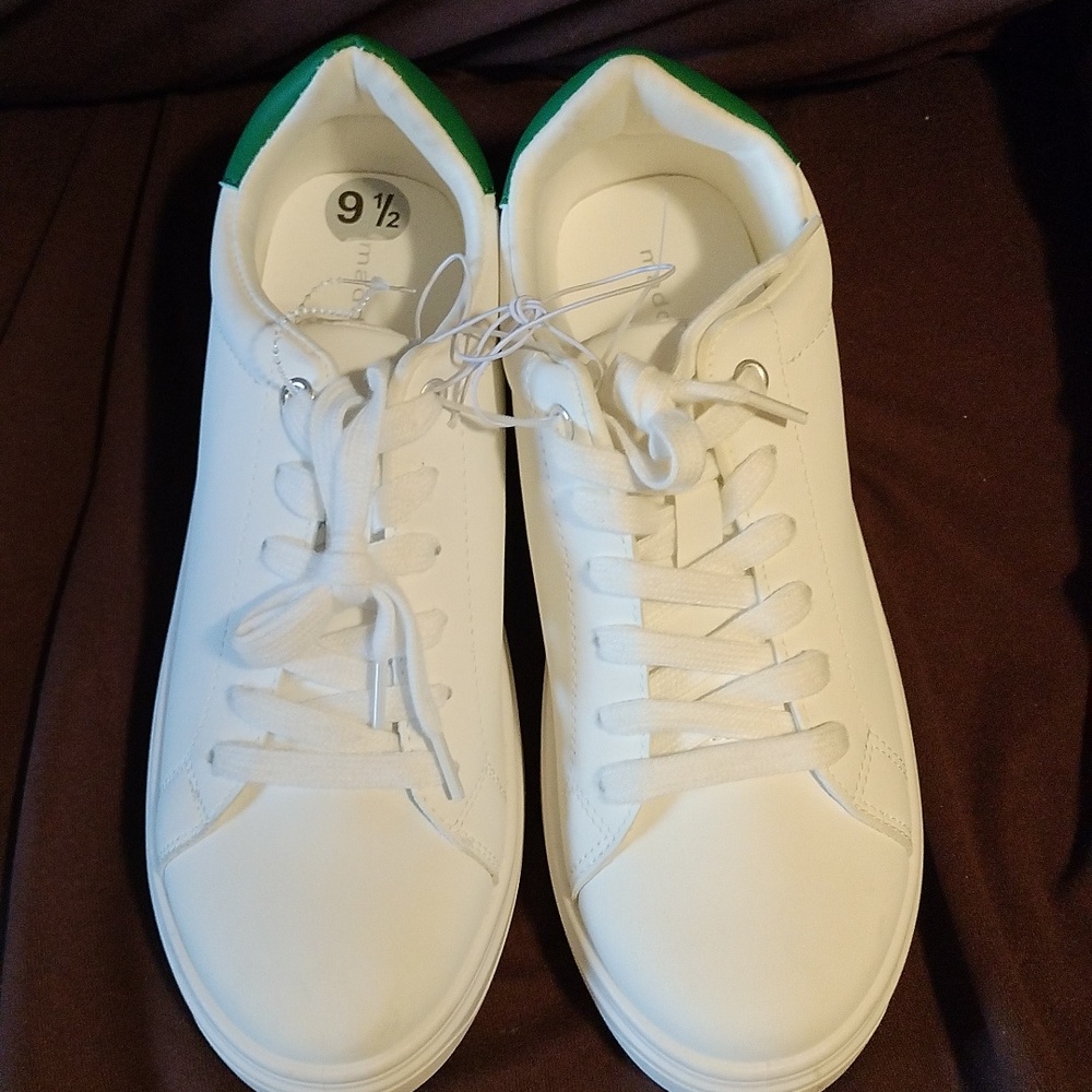 Madden girl white and green tennis shoes 👟